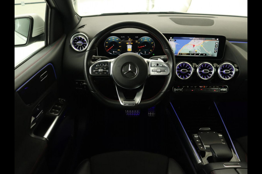Mercedes-Benz B-Klasse 200 Business Solution AMG | Half Leder/Alcantara | Stoelverwarming | Sfeerverlichting | Camera | Navigatie