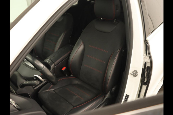 Mercedes-Benz B-Klasse 200 Business Solution AMG | Half Leder/Alcantara | Stoelverwarming | Sfeerverlichting | Camera | Navigatie
