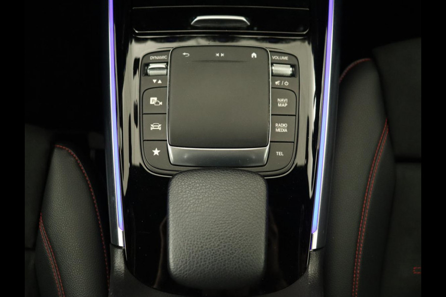 Mercedes-Benz B-Klasse 200 Business Solution AMG | Half Leder/Alcantara | Stoelverwarming | Sfeerverlichting | Camera | Navigatie