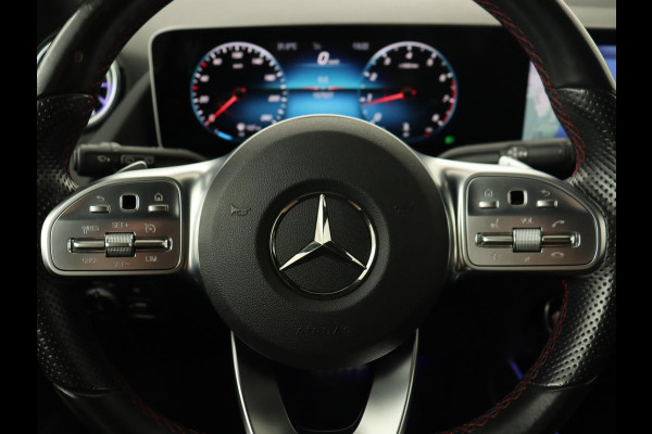 Mercedes-Benz B-Klasse 200 Business Solution AMG | Half Leder/Alcantara | Stoelverwarming | Sfeerverlichting | Camera | Navigatie