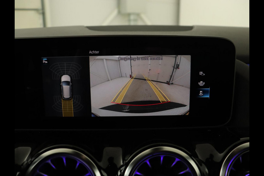 Mercedes-Benz B-Klasse 200 Business Solution AMG | Half Leder/Alcantara | Stoelverwarming | Sfeerverlichting | Camera | Navigatie