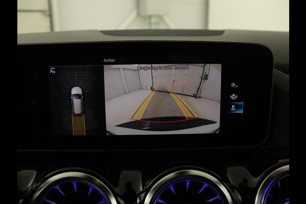 Mercedes-Benz B-Klasse 200 Business Solution AMG | Half Leder/Alcantara | Stoelverwarming | Sfeerverlichting | Camera | Navigatie