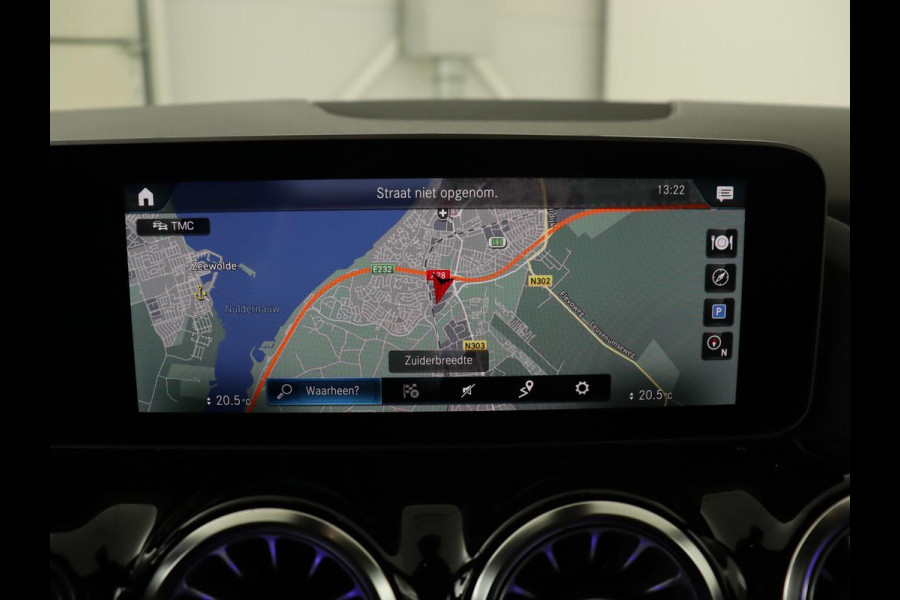 Mercedes-Benz B-Klasse 200 Business Solution AMG | Half Leder/Alcantara | Stoelverwarming | Sfeerverlichting | Camera | Navigatie
