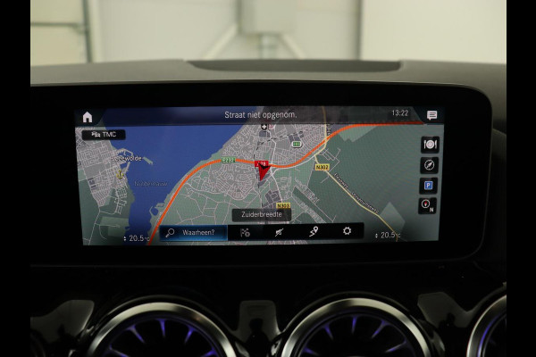 Mercedes-Benz B-Klasse 200 Business Solution AMG | Half Leder/Alcantara | Stoelverwarming | Sfeerverlichting | Camera | Navigatie