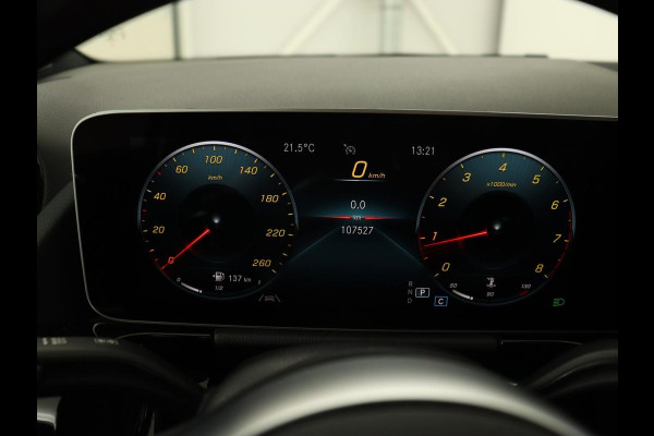 Mercedes-Benz B-Klasse 200 Business Solution AMG | Half Leder/Alcantara | Stoelverwarming | Sfeerverlichting | Camera | Navigatie