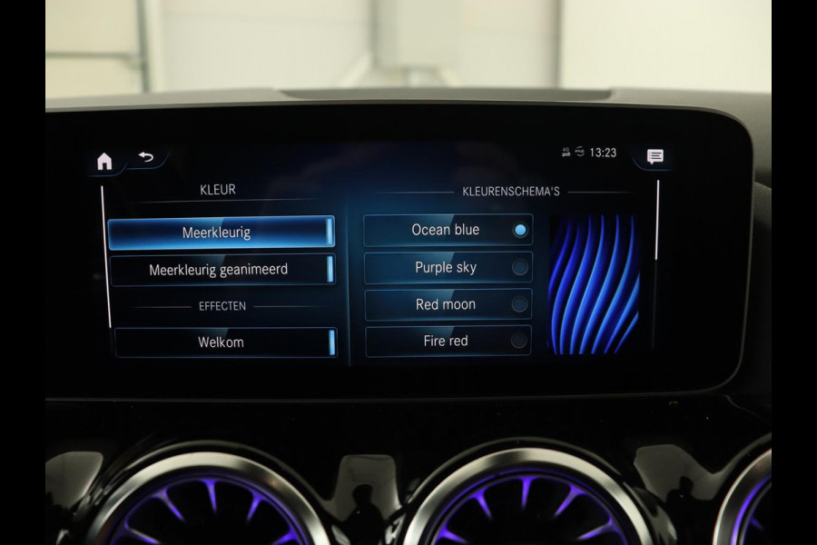 Mercedes-Benz B-Klasse 200 Business Solution AMG | Half Leder/Alcantara | Stoelverwarming | Sfeerverlichting | Camera | Navigatie