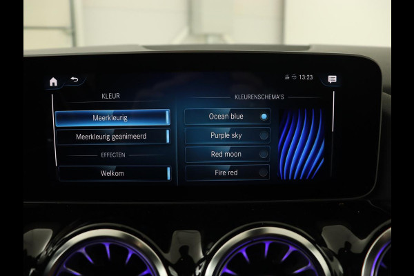 Mercedes-Benz B-Klasse 200 Business Solution AMG | Half Leder/Alcantara | Stoelverwarming | Sfeerverlichting | Camera | Navigatie