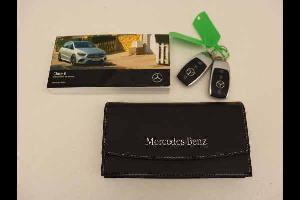Mercedes-Benz B-Klasse 200 Business Solution AMG | Half Leder/Alcantara | Stoelverwarming | Sfeerverlichting | Camera | Navigatie