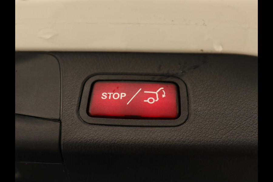 Mercedes-Benz B-Klasse 200 Business Solution AMG | Half Leder/Alcantara | Stoelverwarming | Sfeerverlichting | Camera | Navigatie