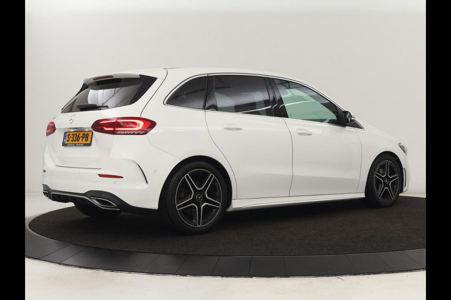 Mercedes-Benz B-Klasse 200 Business Solution AMG | Half Leder/Alcantara | Stoelverwarming | Sfeerverlichting | Camera | Navigatie