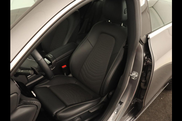 Mercedes-Benz CLA-Klasse Shooting Brake 180 Business Line | Half Leder | 1e eigenaar | Stoelverwarming | Cruise Control | Navigatie | Camera | Widescreen Mercedes-Benz CLA-Klasse Shooting Brake 180 Business Line | Half Leder | 1e eigenaar | Stoelverwarming | Cruise Control | Navigatie | Camera | Widescreen