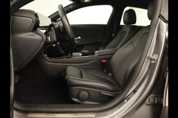 Mercedes-Benz CLA-Klasse Shooting Brake 180 Business Line | Half Leder | 1e eigenaar | Stoelverwarming | Cruise Control | Navigatie | Camera | Widescreen Mercedes-Benz CLA-Klasse Shooting Brake 180 Business Line | Half Leder | 1e eigenaar | Stoelverwarming | Cruise Control | Navigatie | Camera | Widescreen