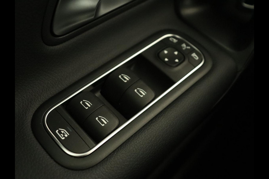 Mercedes-Benz CLA-Klasse Shooting Brake 180 Business Line | Half Leder | 1e eigenaar | Stoelverwarming | Cruise Control | Navigatie | Camera | Widescreen Mercedes-Benz CLA-Klasse Shooting Brake 180 Business Line | Half Leder | 1e eigenaar | Stoelverwarming | Cruise Control | Navigatie | Camera | Widescreen