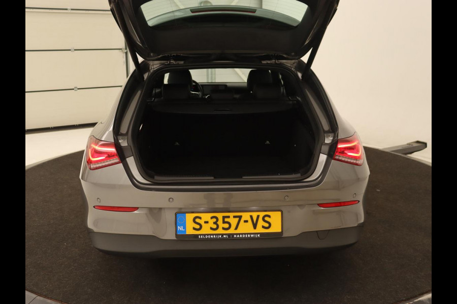 Mercedes-Benz CLA-Klasse Shooting Brake 180 Business Line | Half Leder | 1e eigenaar | Stoelverwarming | Cruise Control | Navigatie | Camera | Widescreen Mercedes-Benz CLA-Klasse Shooting Brake 180 Business Line | Half Leder | 1e eigenaar | Stoelverwarming | Cruise Control | Navigatie | Camera | Widescreen