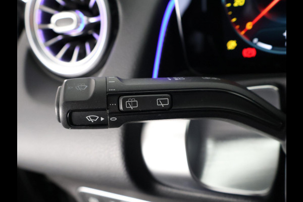 Mercedes-Benz Glb 200 BUSINESS AMG 7 ZITS NL AUTO 1e EIG GAR.2031* SCHUIF KANTELDAK.NAVI.CAMERA ETC