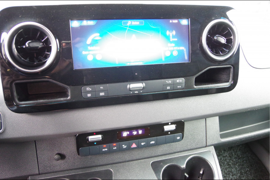 Mercedes-Benz Sprinter 319 3.0 CDI V6 L2H1 AUT. LED, LEDER, 3.5T TREKHAAK, MBUX 10'', STOELVERWARMING, NAVI, CRUISE, CLIMA, PARKEERSENSOREN, NL AUTO, N