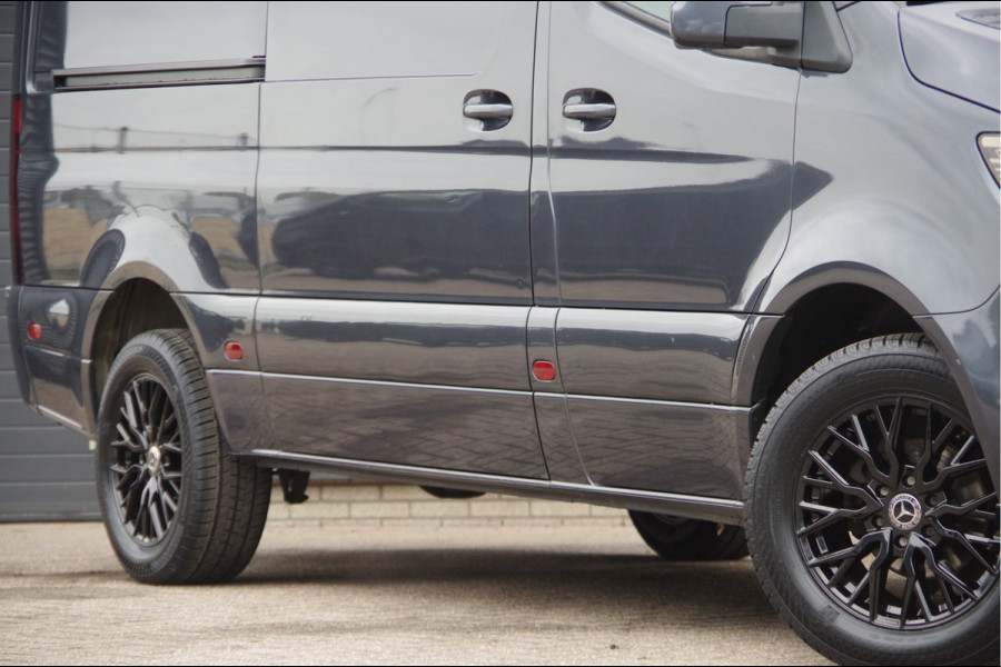 Mercedes-Benz Sprinter 319 3.0 CDI V6 L2H1 AUT. LED, LEDER, 3.5T TREKHAAK, MBUX 10'', STOELVERWARMING, NAVI, CRUISE, CLIMA, PARKEERSENSOREN, NL AUTO, N
