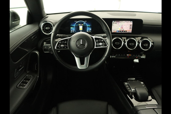 Mercedes-Benz CLA-Klasse Shooting Brake 250 e AMG Line | Half Leder | Carplay | Stoelverwarming | Camera | LED | Navigatie | Adaptive Cruise Mercedes-Benz CLA-Klasse Shooting Brake 250 e AMG Line | Half Leder | Carplay | Stoelverwarming | Camera | LED | Navigatie | Adaptive Cruise