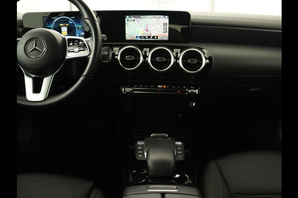 Mercedes-Benz CLA-Klasse Shooting Brake 250 e AMG Line | Half Leder | Carplay | Stoelverwarming | Camera | LED | Navigatie | Adaptive Cruise Mercedes-Benz CLA-Klasse Shooting Brake 250 e AMG Line | Half Leder | Carplay | Stoelverwarming | Camera | LED | Navigatie | Adaptive Cruise