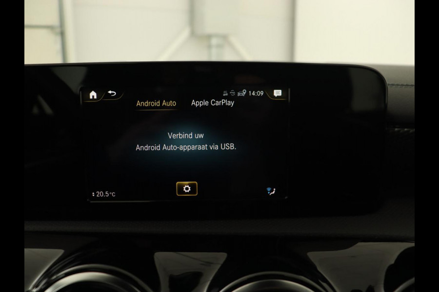 Mercedes-Benz CLA-Klasse Shooting Brake 250 e AMG Line | Half Leder | Carplay | Stoelverwarming | Camera | LED | Navigatie | Adaptive Cruise Mercedes-Benz CLA-Klasse Shooting Brake 250 e AMG Line | Half Leder | Carplay | Stoelverwarming | Camera | LED | Navigatie | Adaptive Cruise