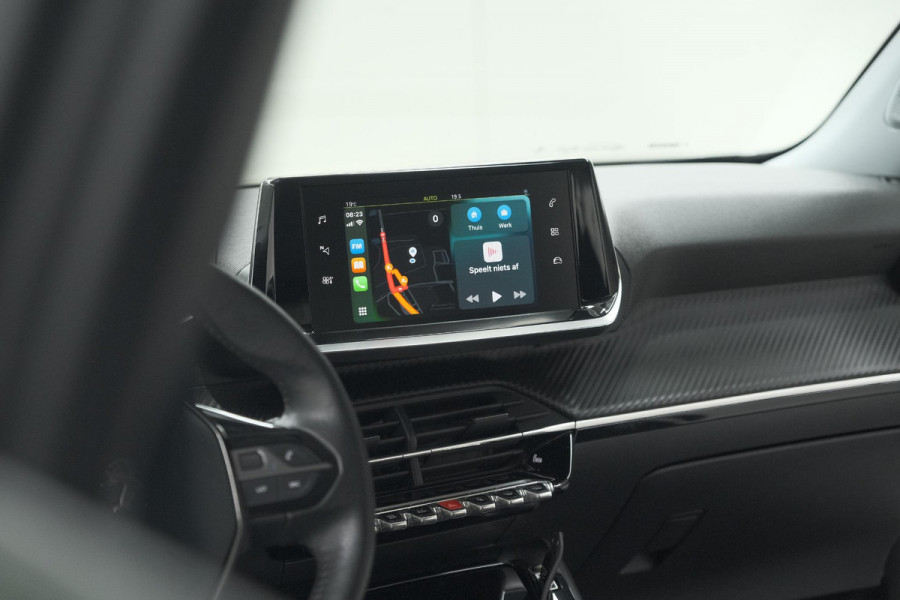 Peugeot 2008 PureTech 130 Allure | Camera | Adaptieve Cruise Control | Stoelverwarming Peugeot 2008 PureTech 130 Allure | Camera | Adaptieve Cruise Control | Stoelverwarming