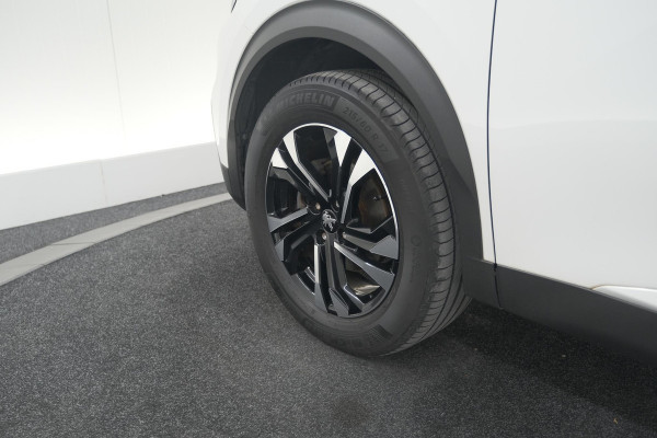 Peugeot 2008 PureTech 130 Allure | Camera | Adaptieve Cruise Control | Stoelverwarming Peugeot 2008 PureTech 130 Allure | Camera | Adaptieve Cruise Control | Stoelverwarming