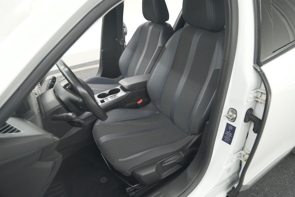 Peugeot 2008 PureTech 130 Allure | Camera | Adaptieve Cruise Control | Stoelverwarming Peugeot 2008 PureTech 130 Allure | Camera | Adaptieve Cruise Control | Stoelverwarming