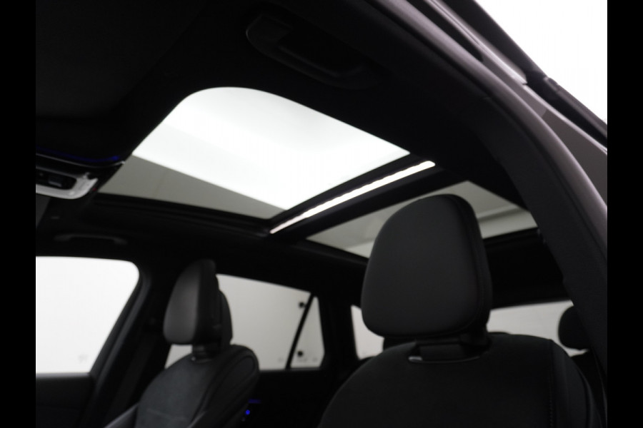 Mercedes-Benz GLC 300 e 4MATIC AMG Line | Achterasbesturing Luchtvering Burmester Head-Up Trekhaak Memory