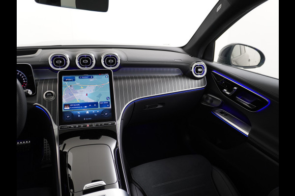 Mercedes-Benz GLC 300 e 4MATIC AMG Line | Achterasbesturing Luchtvering Burmester Head-Up Trekhaak Memory