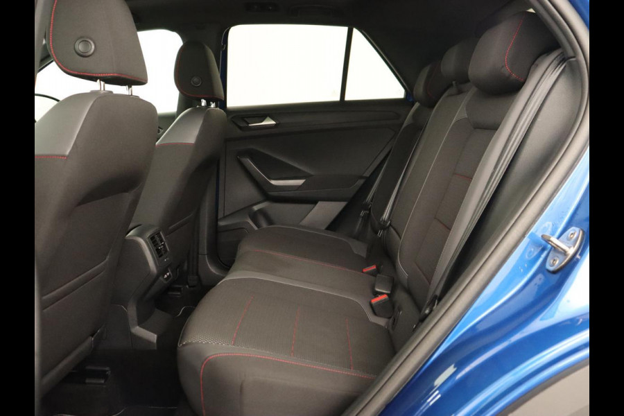 Volkswagen T-Roc 1.5 TSI Sport | Panoramadak | Carplay | Adaptive cruise | Camera | Afneembare Trekhaak | Navigatie | Active Info Display