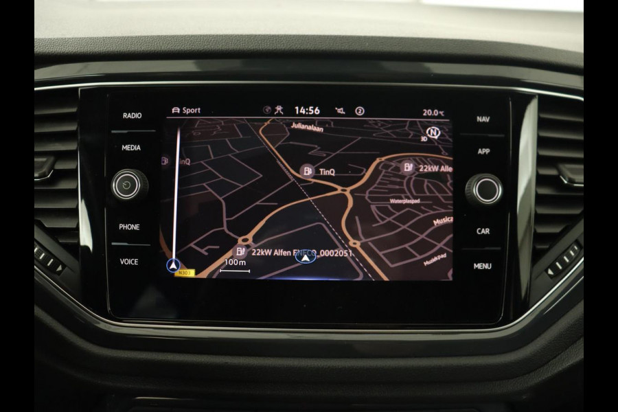 Volkswagen T-Roc 1.5 TSI Sport | Panoramadak | Carplay | Adaptive cruise | Camera | Afneembare Trekhaak | Navigatie | Active Info Display