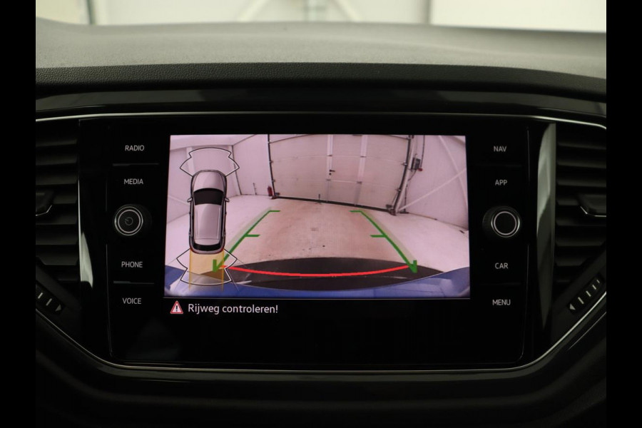 Volkswagen T-Roc 1.5 TSI Sport | Panoramadak | Carplay | Adaptive cruise | Camera | Afneembare Trekhaak | Navigatie | Active Info Display