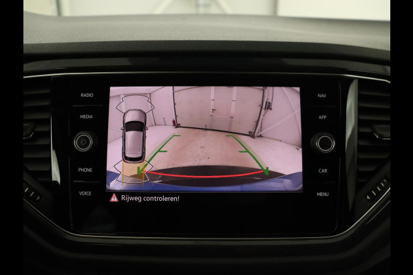 Volkswagen T-Roc 1.5 TSI Sport | Panoramadak | Carplay | Adaptive cruise | Camera | Afneembare Trekhaak | Navigatie | Active Info Display