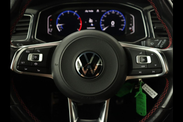 Volkswagen T-Roc 1.5 TSI Sport | Panoramadak | Carplay | Adaptive cruise | Camera | Afneembare Trekhaak | Navigatie | Active Info Display