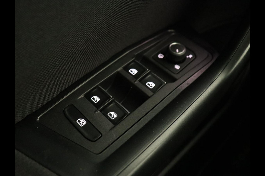 Volkswagen T-Roc 1.5 TSI Sport | Panoramadak | Carplay | Adaptive cruise | Camera | Afneembare Trekhaak | Navigatie | Active Info Display