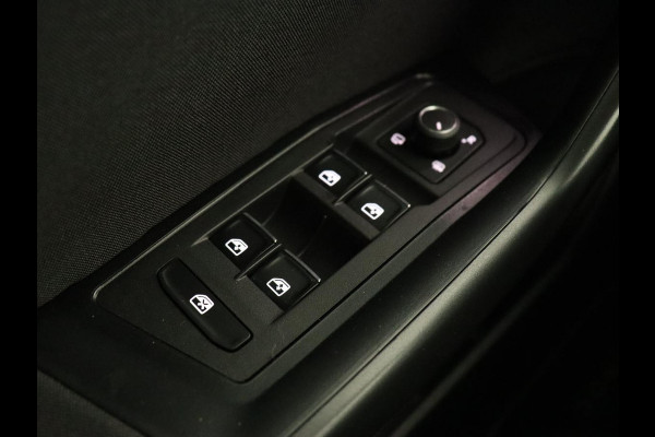 Volkswagen T-Roc 1.5 TSI Sport | Panoramadak | Carplay | Adaptive cruise | Camera | Afneembare Trekhaak | Navigatie | Active Info Display