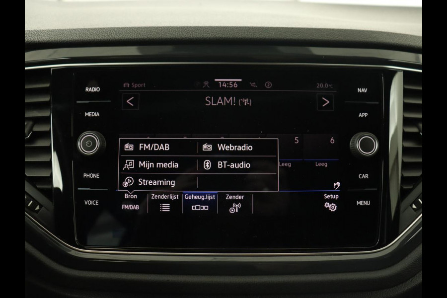 Volkswagen T-Roc 1.5 TSI Sport | Panoramadak | Carplay | Adaptive cruise | Camera | Afneembare Trekhaak | Navigatie | Active Info Display