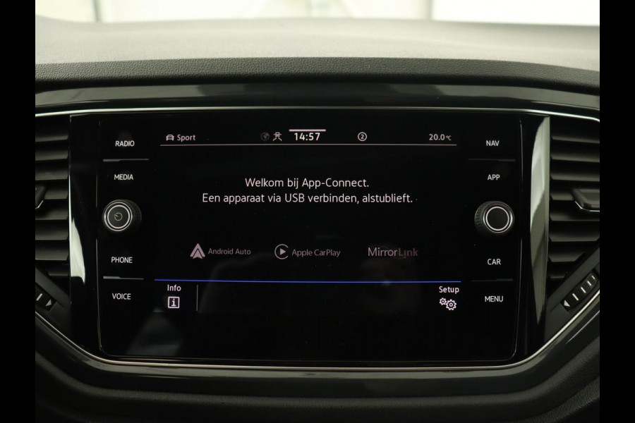 Volkswagen T-Roc 1.5 TSI Sport | Panoramadak | Carplay | Adaptive cruise | Camera | Afneembare Trekhaak | Navigatie | Active Info Display