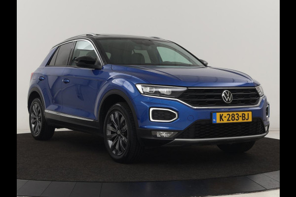 Volkswagen T-Roc 1.5 TSI Sport | Panoramadak | Carplay | Adaptive cruise | Camera | Afneembare Trekhaak | Navigatie | Active Info Display
