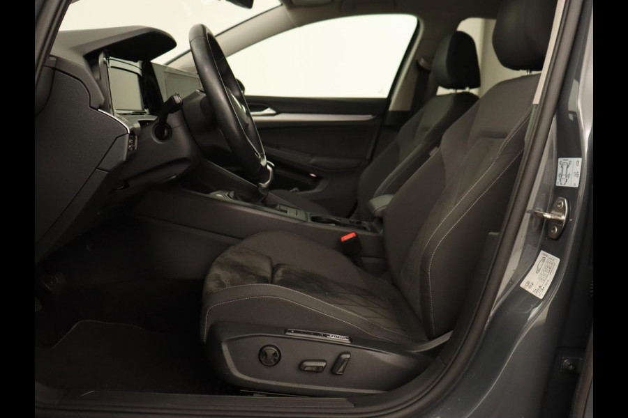 Volkswagen Golf 1.5 TSI Life Business | Adaptive Cruise | Stoelverwarming | Camera | Memory | Carplay | Navigatie | Sfeerverlichting