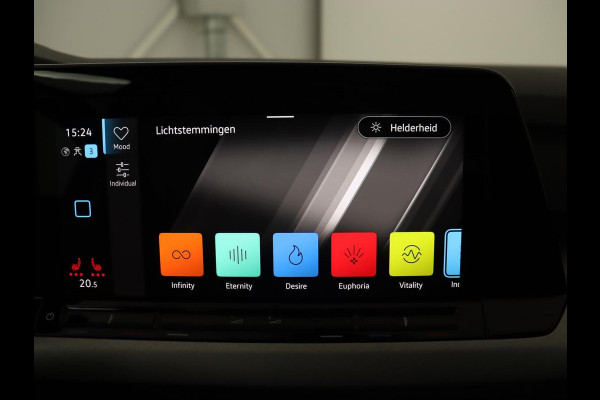 Volkswagen Golf 1.5 TSI Life Business | Adaptive Cruise | Stoelverwarming | Camera | Memory | Carplay | Navigatie | Sfeerverlichting