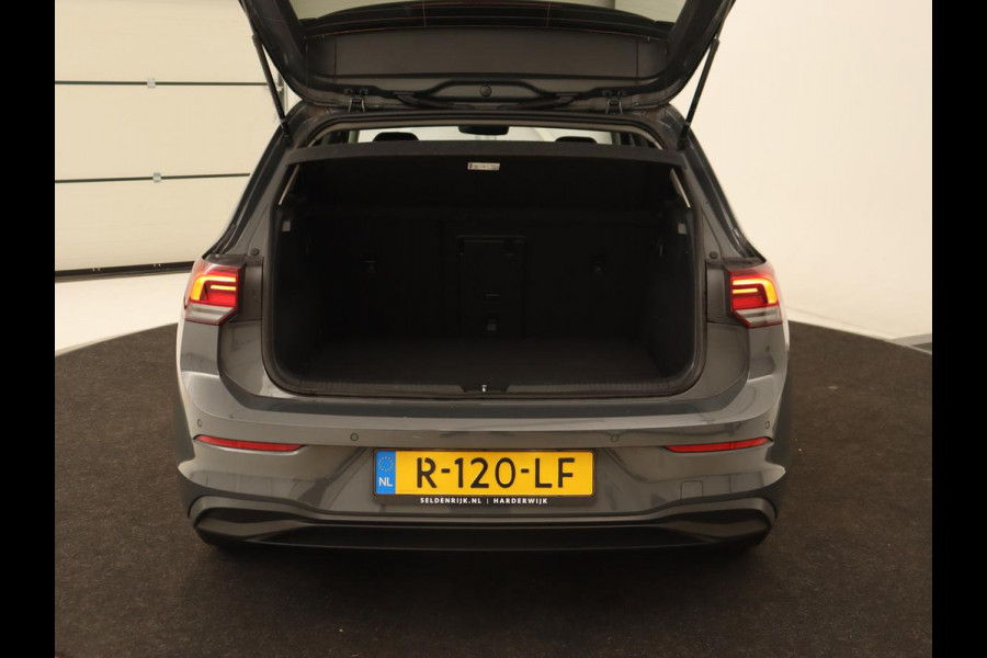Volkswagen Golf 1.5 TSI Life Business | Adaptive Cruise | Stoelverwarming | Camera | Memory | Carplay | Navigatie | Sfeerverlichting