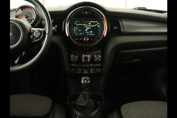 MINI Mini 1.5 Cooper | LED | Navigatie | Carplay | Cruise Control | Sportstoelen | Bleutooth | PDC | Airco