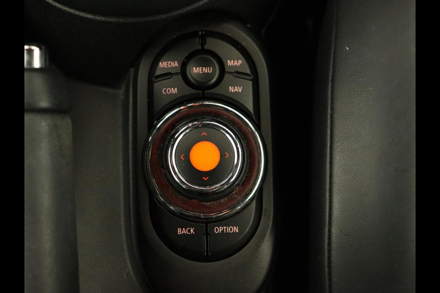 MINI Mini 1.5 Cooper | LED | Navigatie | Carplay | Cruise Control | Sportstoelen | Bleutooth | PDC | Airco
