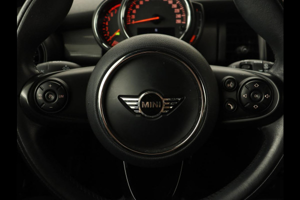 MINI Mini 1.5 Cooper | LED | Navigatie | Carplay | Cruise Control | Sportstoelen | Bleutooth | PDC | Airco