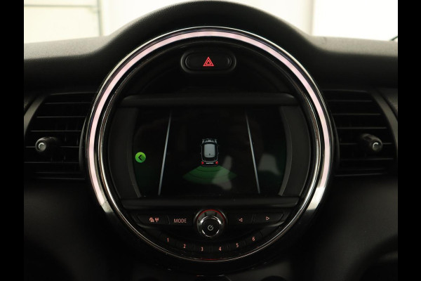 MINI Mini 1.5 Cooper | LED | Navigatie | Carplay | Cruise Control | Sportstoelen | Bleutooth | PDC | Airco