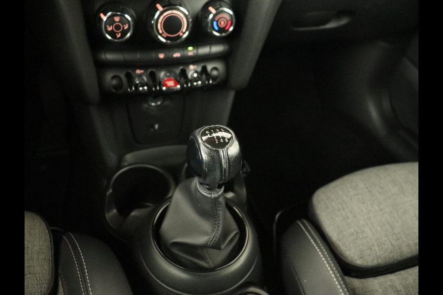 MINI Mini 1.5 Cooper | LED | Navigatie | Carplay | Cruise Control | Sportstoelen | Bleutooth | PDC | Airco