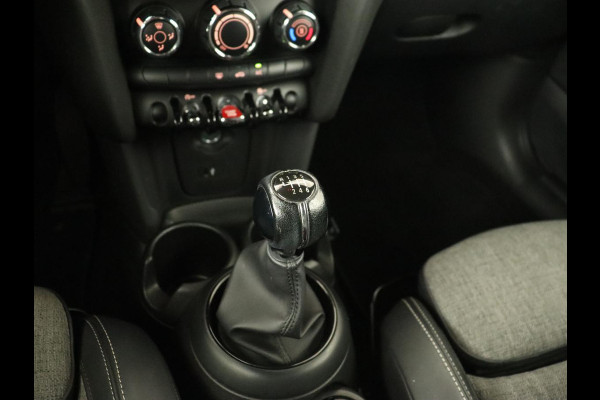 MINI Mini 1.5 Cooper | LED | Navigatie | Carplay | Cruise Control | Sportstoelen | Bleutooth | PDC | Airco