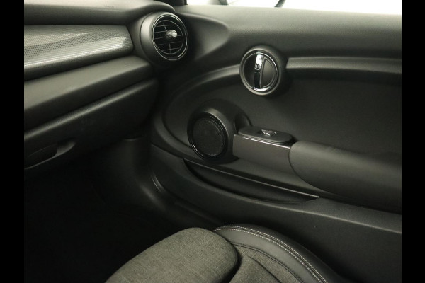 MINI Mini 1.5 Cooper | LED | Navigatie | Carplay | Cruise Control | Sportstoelen | Bleutooth | PDC | Airco