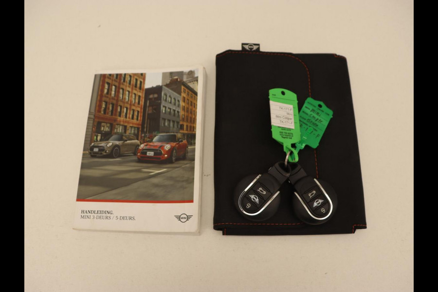 MINI Mini 1.5 Cooper | LED | Navigatie | Carplay | Cruise Control | Sportstoelen | Bleutooth | PDC | Airco